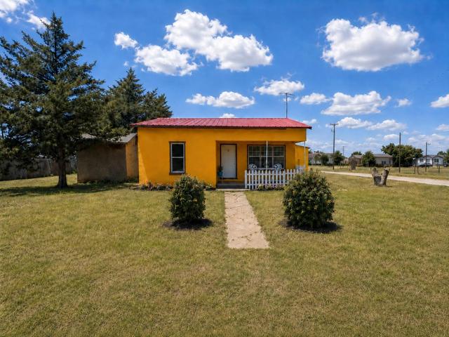 115 Duggan Ave, Anton, TX 79313