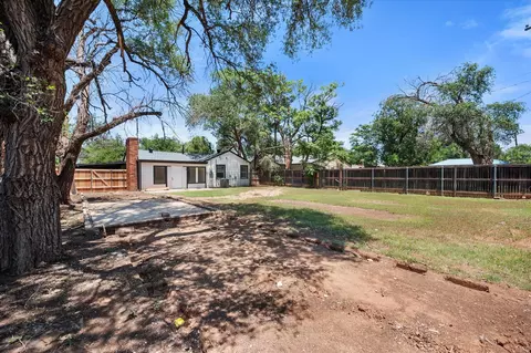 2425 32nd St, Lubbock, TX 79411