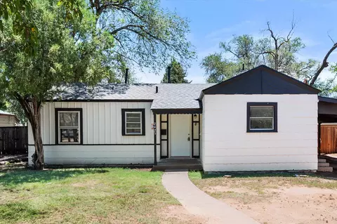 2425 32nd St, Lubbock, TX 79411