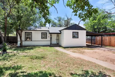 2425 32nd St, Lubbock, TX 79411 photo 2