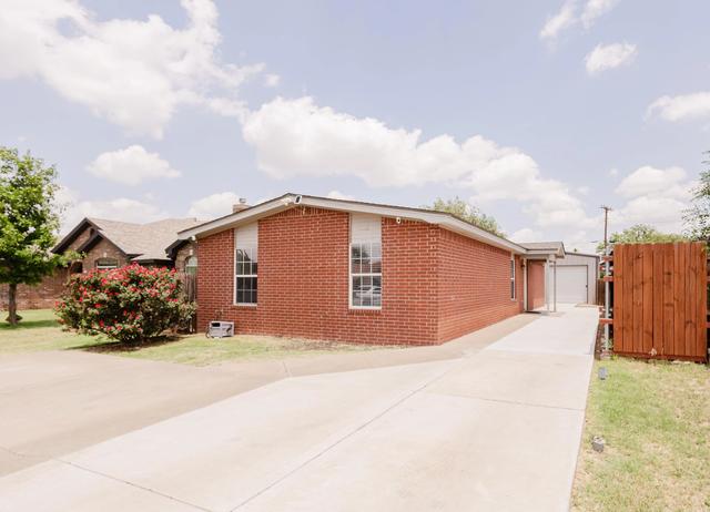 614 Locust St, Idalou, TX 79329