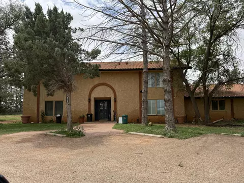 1614 Cactus Dr, Levelland, TX 79336