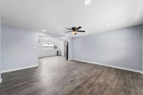 401 E 8th St, Sundown, TX 79372 photo 5