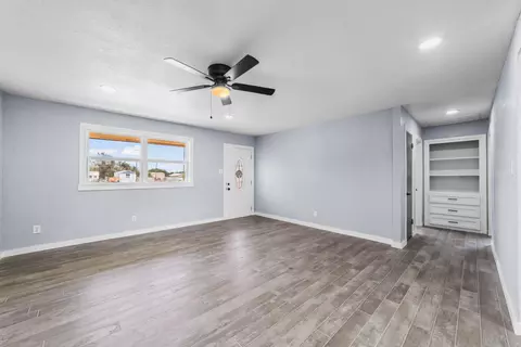 401 E 8th St, Sundown, TX 79372 photo 6