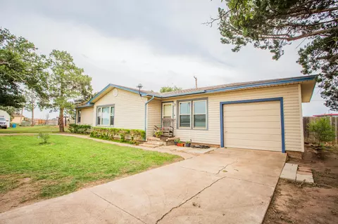 402 17th St, Levelland, TX 79336