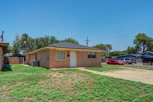 2302 40th St, Lubbock, TX 79412