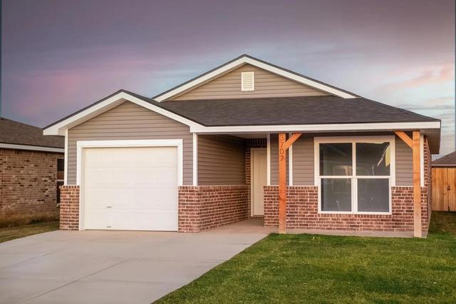 2014 Yellowhouse Ave, Wolfforth, TX 79382