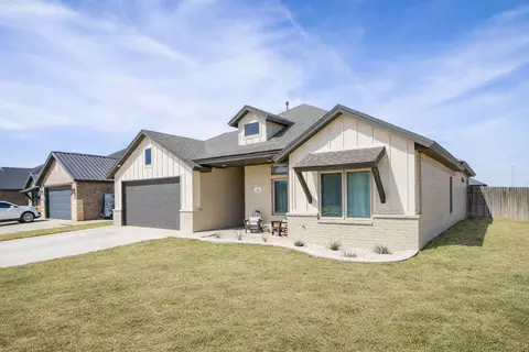 716 Ventoso Cir, Wolfforth, TX 79382