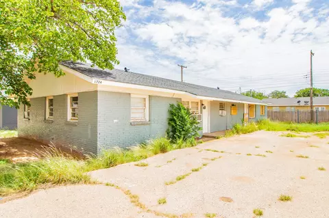 1724 E Dartmouth St, Lubbock, TX 79403