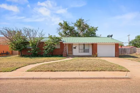 1111 16th St, Seagraves, TX 79359