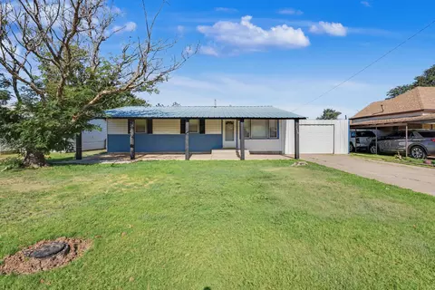 1024 S Leonard St, Floydada, TX 79235