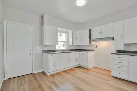 Entry Way - 115 Yonkers St, Plainview, TX 79072 photo 1 of 3