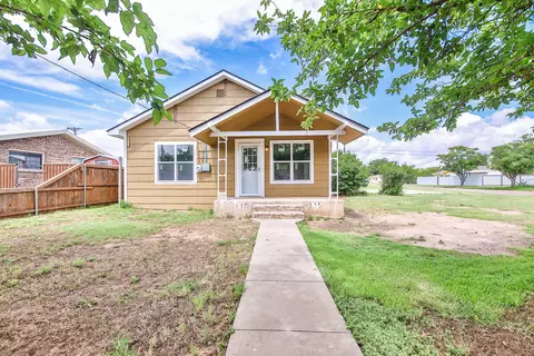 Exterior - 115 Yonkers St, Plainview, TX 79072 photo 2 of 4