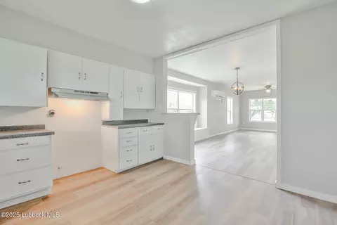 Entry Way - 115 Yonkers St, Plainview, TX 79072 photo 3 of 3