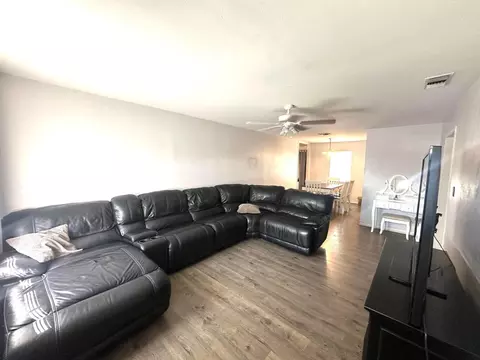 300 Amarillo St, Plainview, TX 79072 photo 2