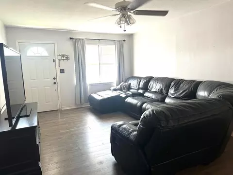 300 Amarillo St, Plainview, TX 79072 photo 3