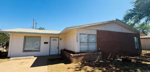 1308 61st St, Lubbock, TX 79412