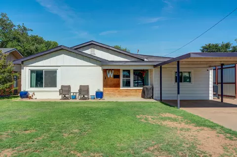 Exterior - 811 Borger St, Plainview, TX 79072 photo 3 of 6