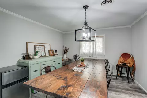 Dining - 811 Borger St, Plainview, TX 79072 photo 2 of 2