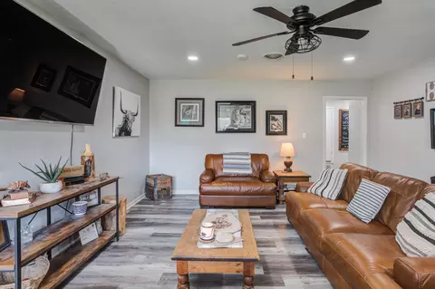 Living - 811 Borger St, Plainview, TX 79072 photo 2 of 5
