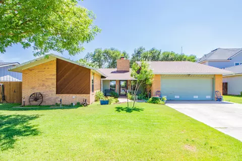17 Parklane Dr, Ransom Canyon, TX 79366