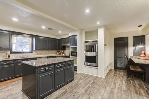 902 Jefferson St, Plainview, TX 79072 photo 3