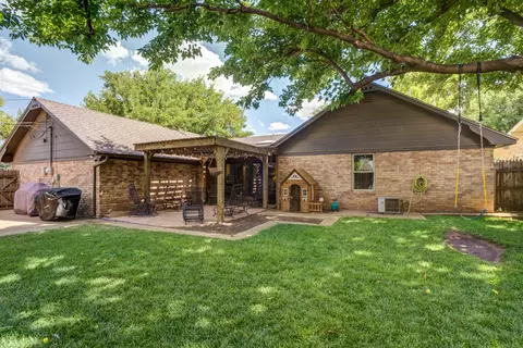 902 Jefferson St, Plainview, TX 79072 photo 5