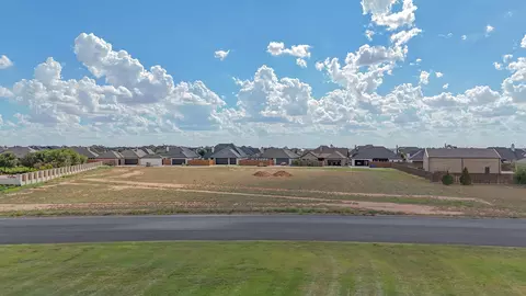 910 Cambridge Ave, Wolfforth, TX 79382