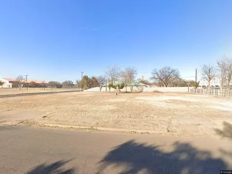 1922 15th St, Lubbock, TX 79401