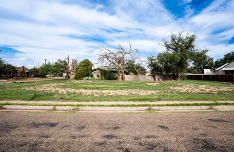 1720 13th St, Lubbock, TX 79401
