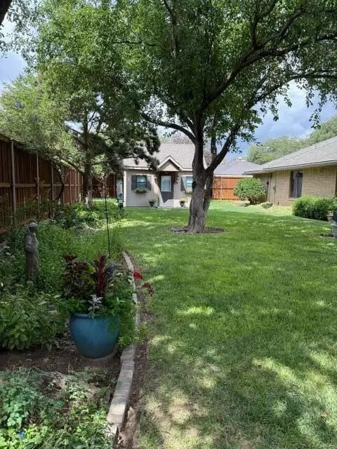 Exterior - 203 N Navasota Dr, Plainview, TX 79072 photo 9 of 9