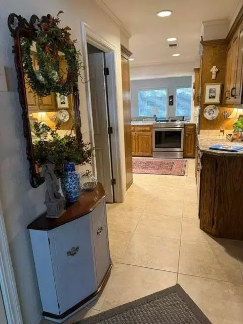 Entry Way - 203 N Navasota Dr, Plainview, TX 79072 photo 1 of 5