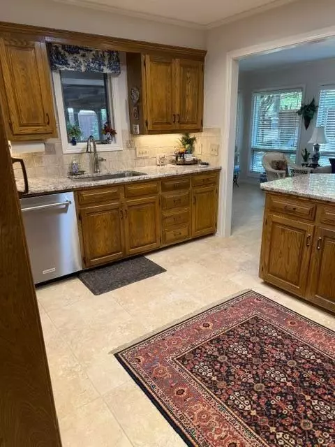 Kitchen - 203 N Navasota Dr, Plainview, TX 79072 photo 2 of 7