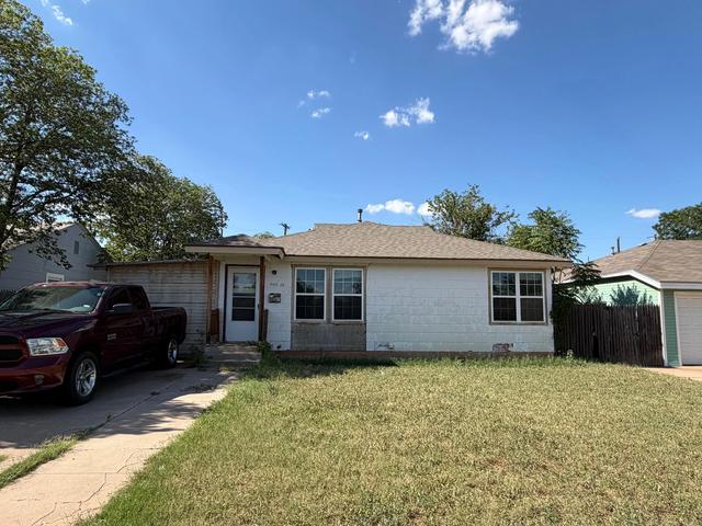 2012 39th St, Lubbock, TX 79412