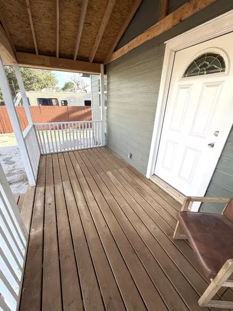 Exterior - 911 N Date St, Plainview, TX 79072 photo 2 of 3