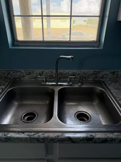 Kitchen - 911 N Date St, Plainview, TX 79072 photo 2 of 2