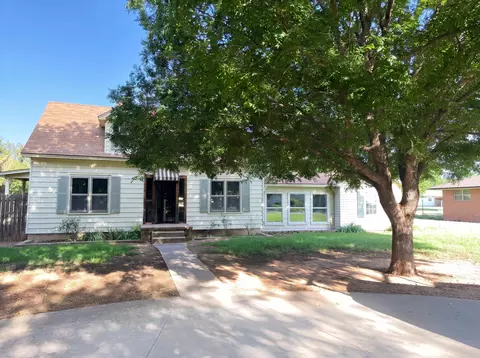 506 S Foley St, Seymour, TX 76380
