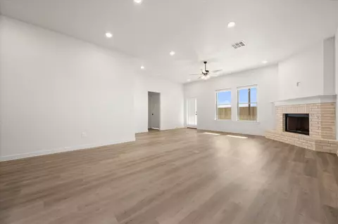 Living - 15414 Grover Ave, Lubbock, TX 79424 photo 3 of 5