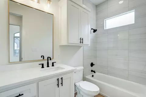 Bath - 3422 141st St, Lubbock, TX 79423 photo 9 of 10