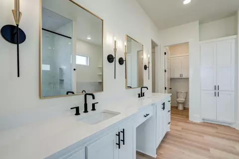 Bath - 3422 141st St, Lubbock, TX 79423 photo 2 of 10