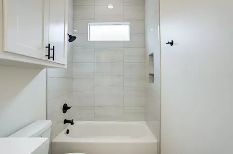 Bath - 3422 141st St, Lubbock, TX 79423 photo 10 of 10