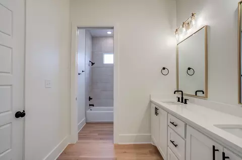 Bath - 3422 141st St, Lubbock, TX 79423 photo 6 of 10
