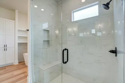 Bath - 3422 141st St, Lubbock, TX 79423 photo 3 of 10