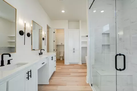 Bath - 3422 141st St, Lubbock, TX 79423 photo 1 of 10