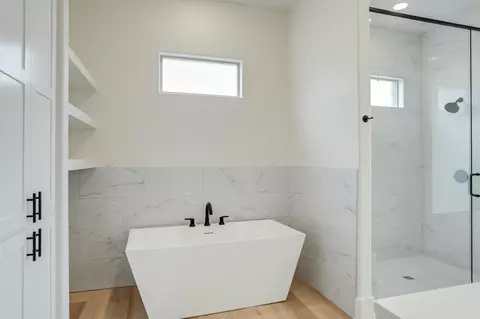 Bath - 3422 141st St, Lubbock, TX 79423 photo 5 of 10