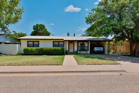 1103 16th St, Seagraves, TX 79359