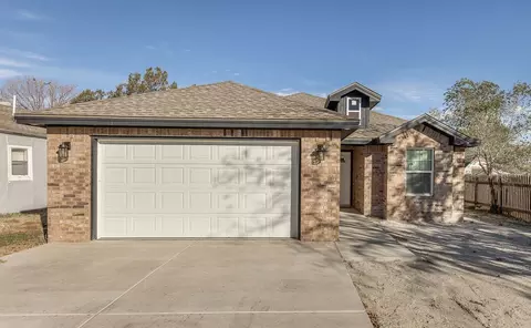 110 79th St, Lubbock, TX 79404