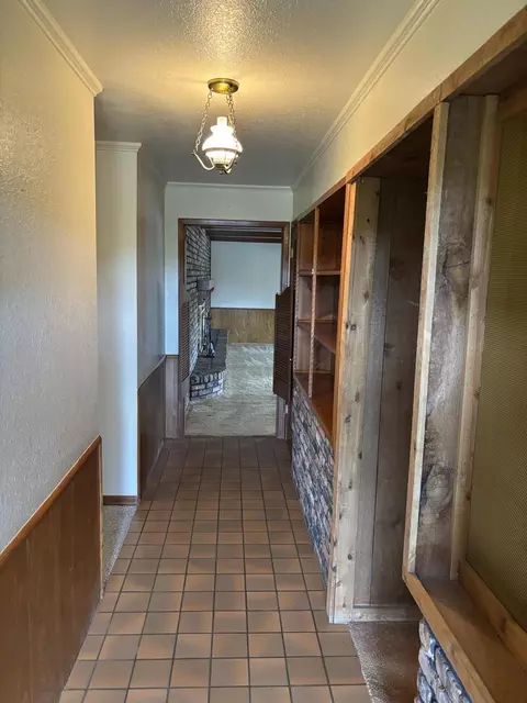 Entry Way - 7204 W Us Highway 70 Rd, Plainview, TX 79072 photo 1 of 2