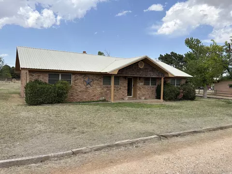 7204 W Us Highway 70 Rd, Plainview, TX 79072