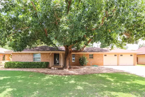 105 E 27th St, Littlefield, TX 79339